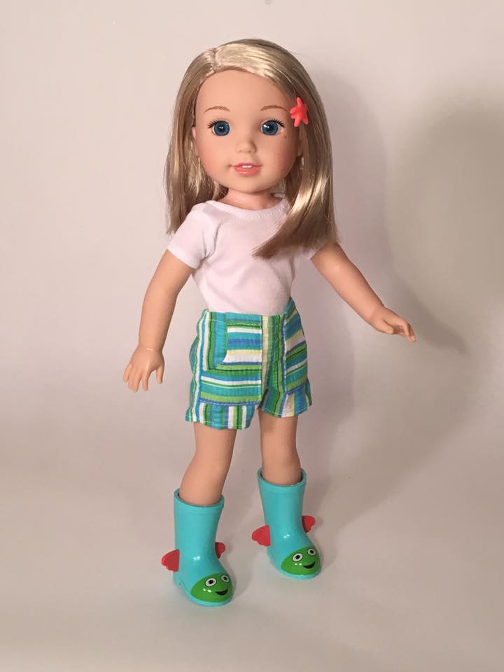 Sew simple doll shorts for 14 inch dolls like Wellie Wishers with easy digital sewing patterns by Oh Sew kat! The Sandbox Shorts pattern is available in five doll sizes.